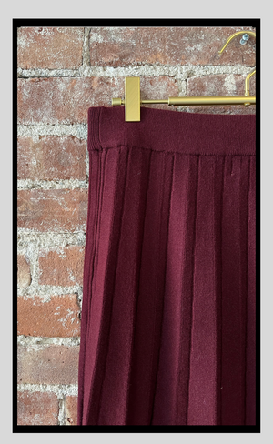 Pleated Skirt in Black and Dark Red