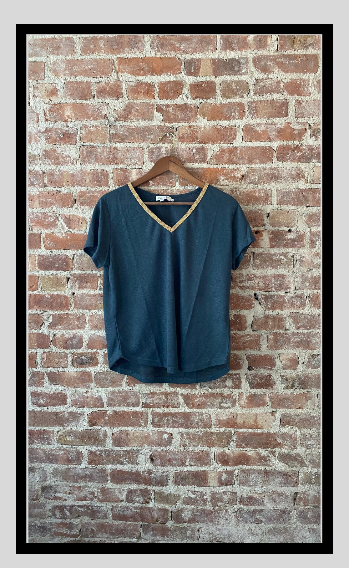 Knitted Tee with Embroidered Gold Collar
