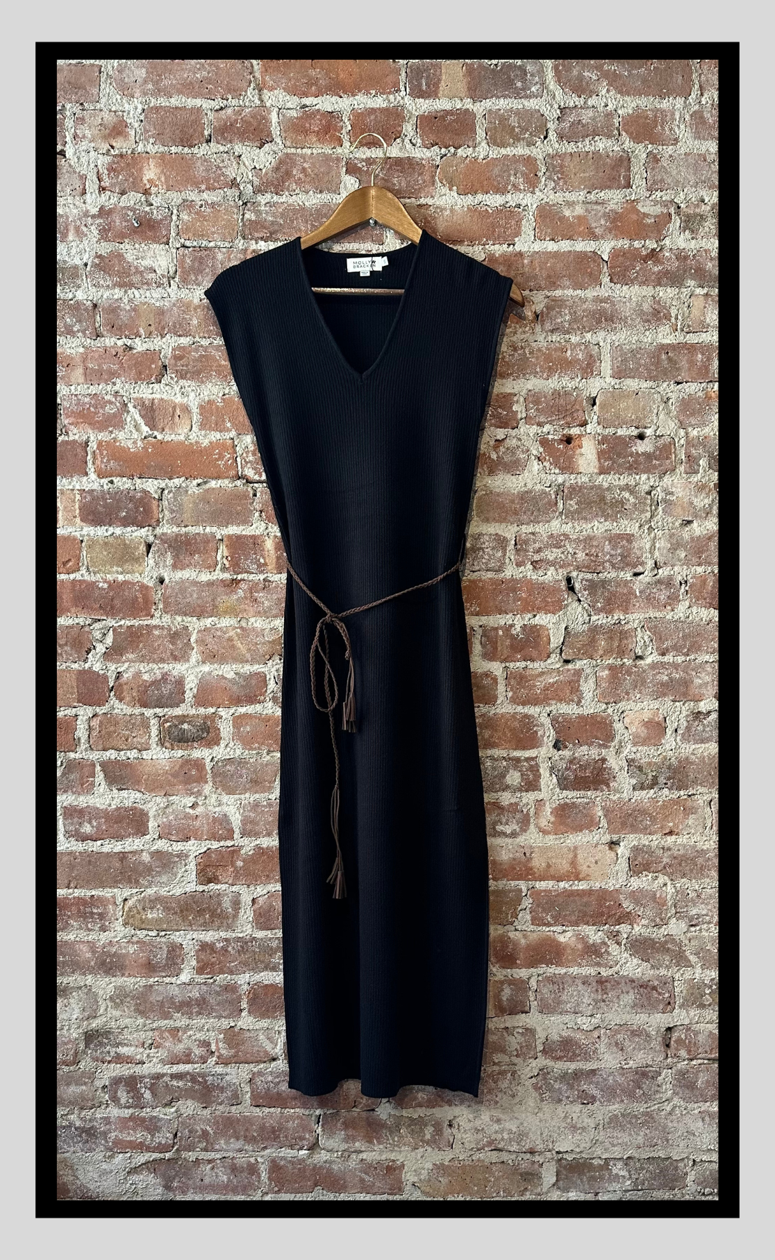 Sleeveless V-Neck Knit Dress with Waist Tie