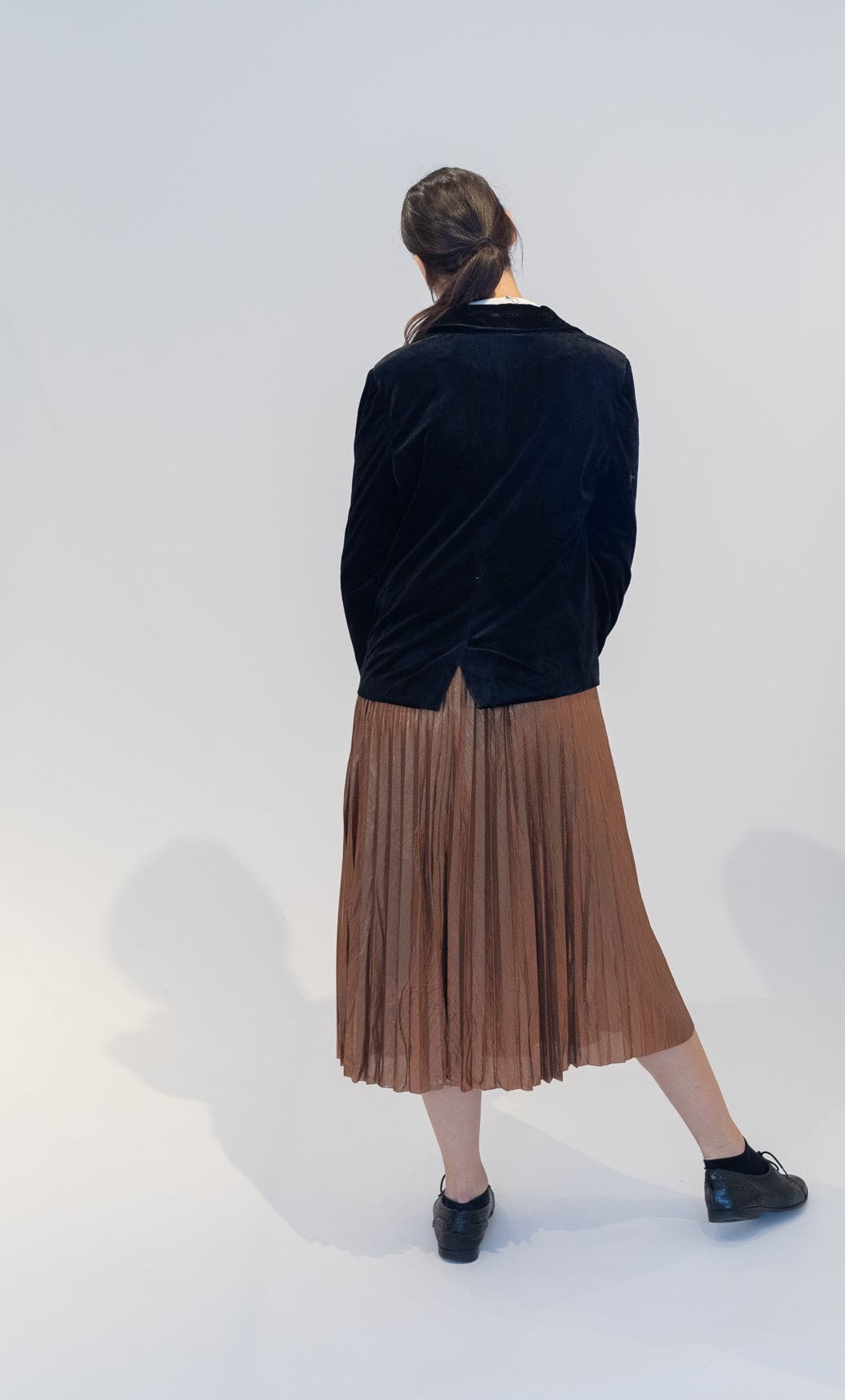 Shiny dark brown pleated midi skirt 